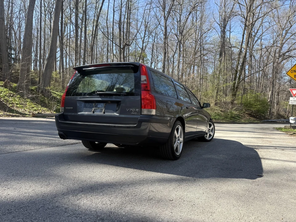 2004 Volvo V70 R 2nd Gen - Image 14 of 21