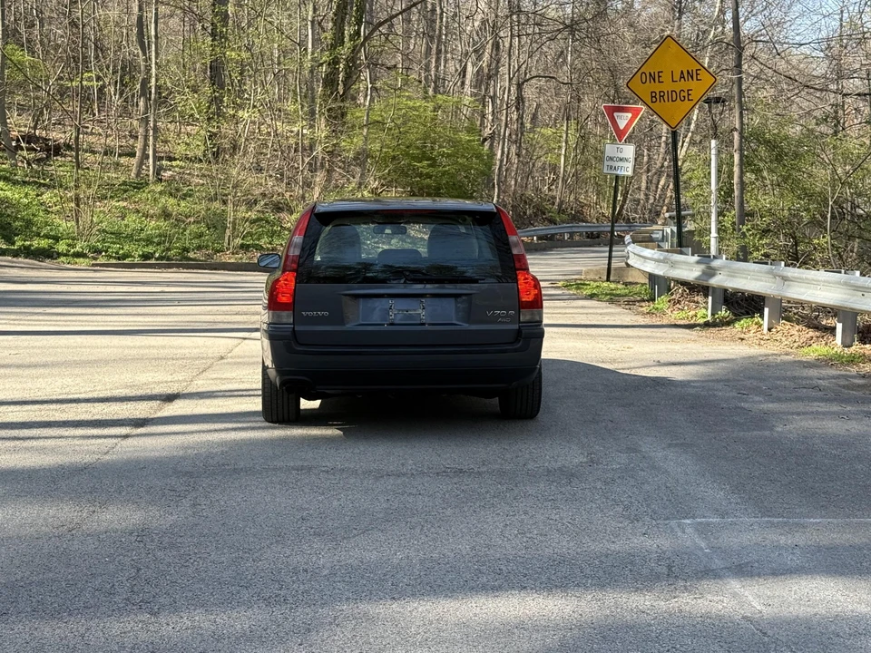 2004 Volvo V70 R 2nd Gen - Image 15 of 21