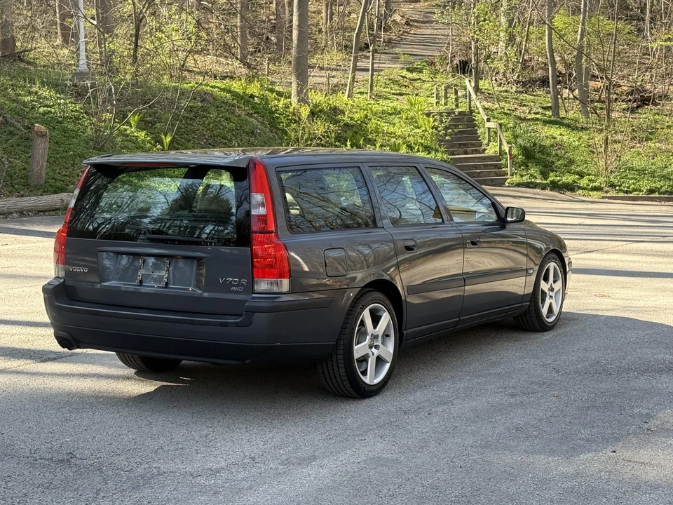 2004 Volvo V70 R 2nd Gen - Image 11 of 21