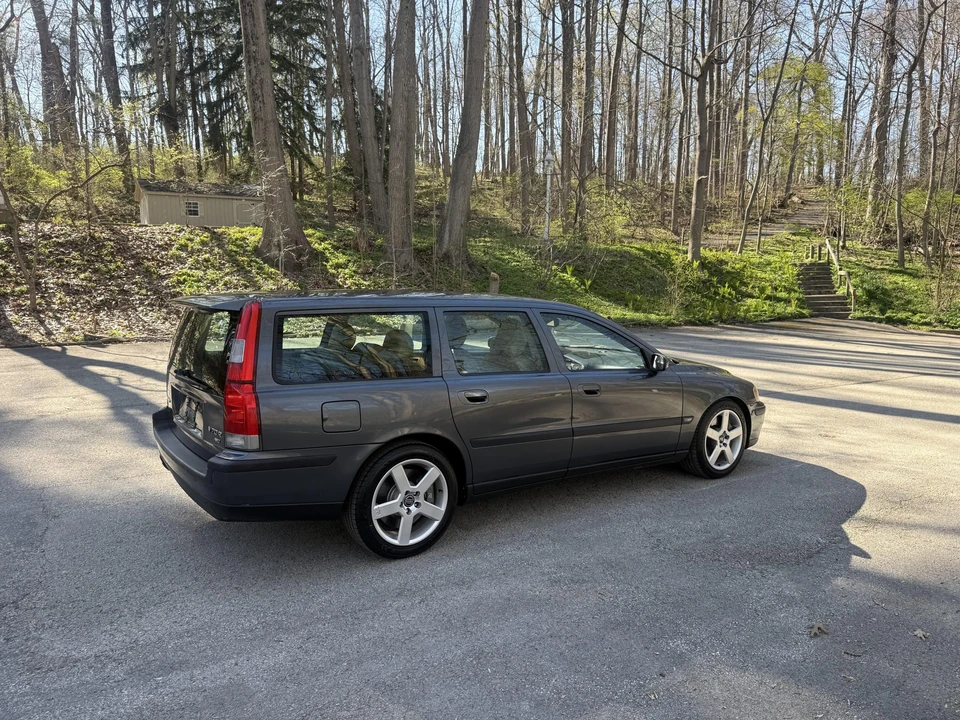2004 Volvo V70 R 2nd Gen - Image 10 of 21