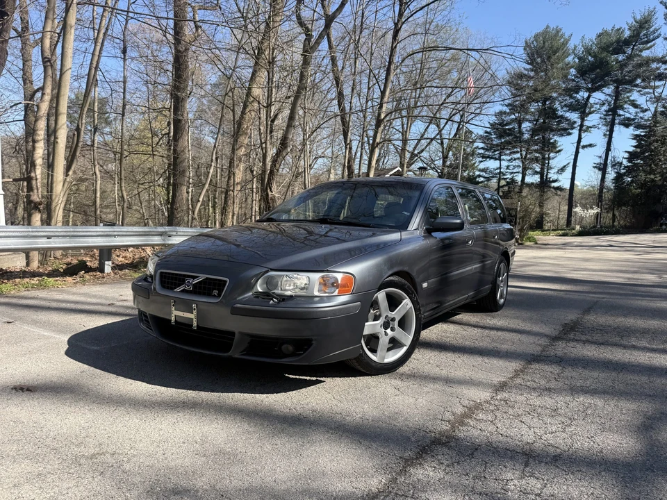 2004 Volvo V70 R 2nd Gen - Image 2 of 21