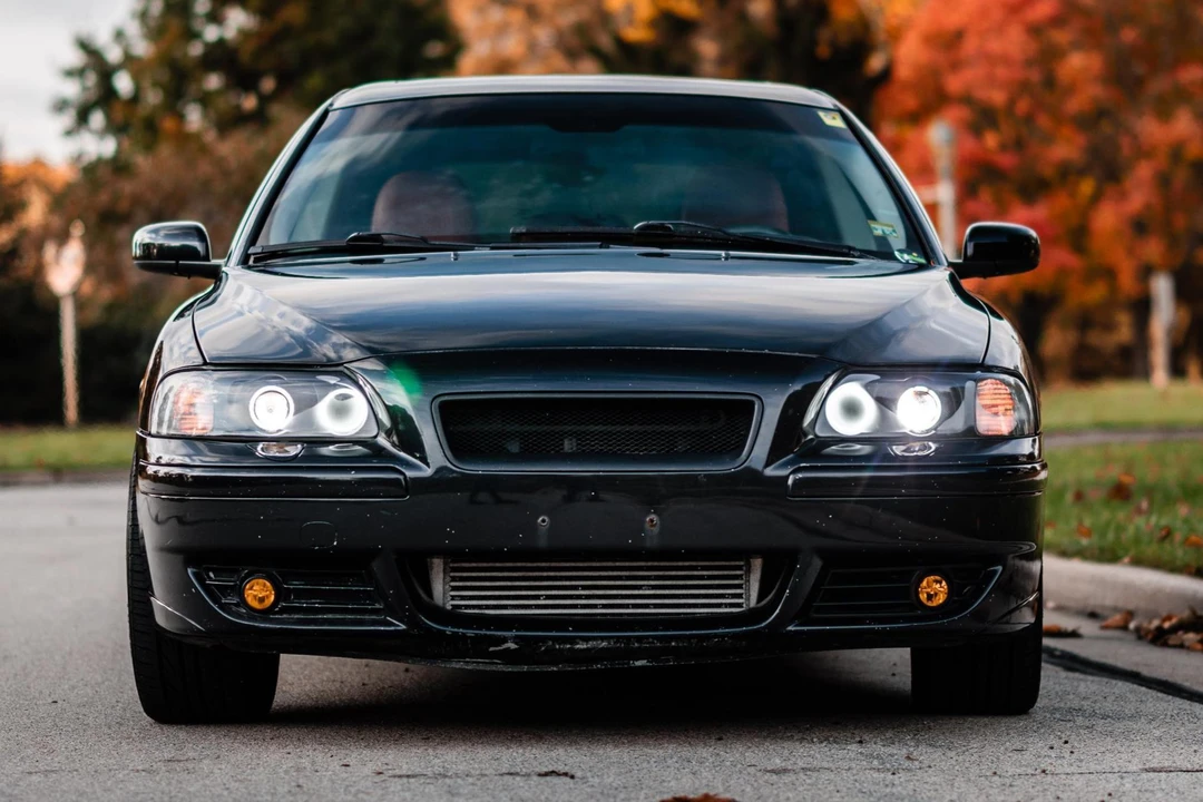 2004 Volvo V70 R 2nd Gen - Image 2 of 21