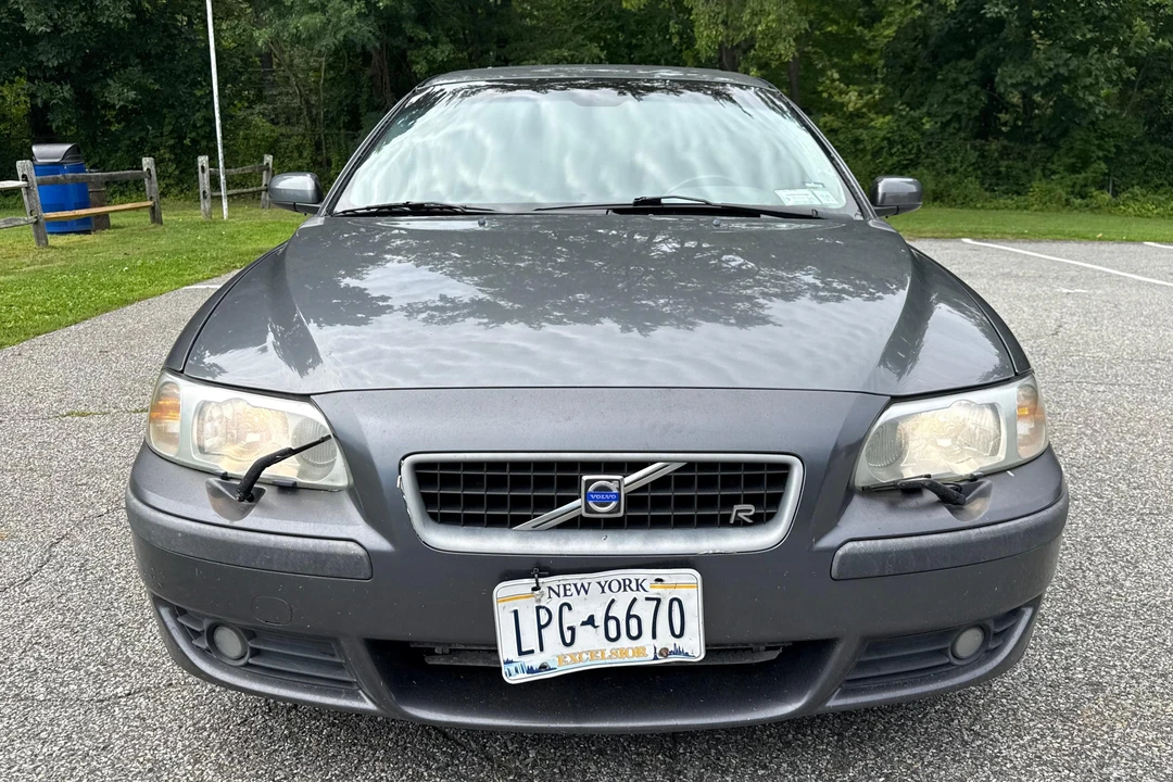 2004 Volvo V70 R 2nd Gen - Image 2 of 31