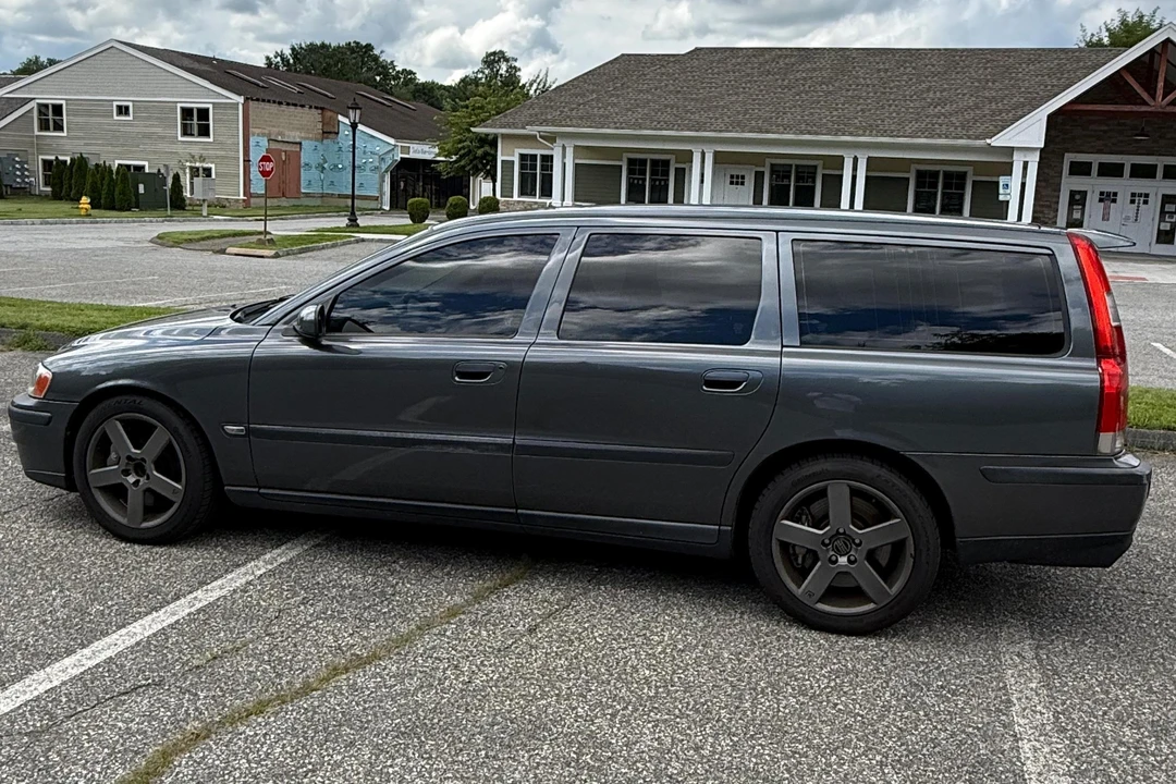2004 Volvo V70 R 2nd Gen - Image 3 of 31