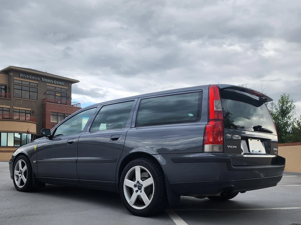 2004 Volvo V70 R 2nd Gen - Image 15 of 31