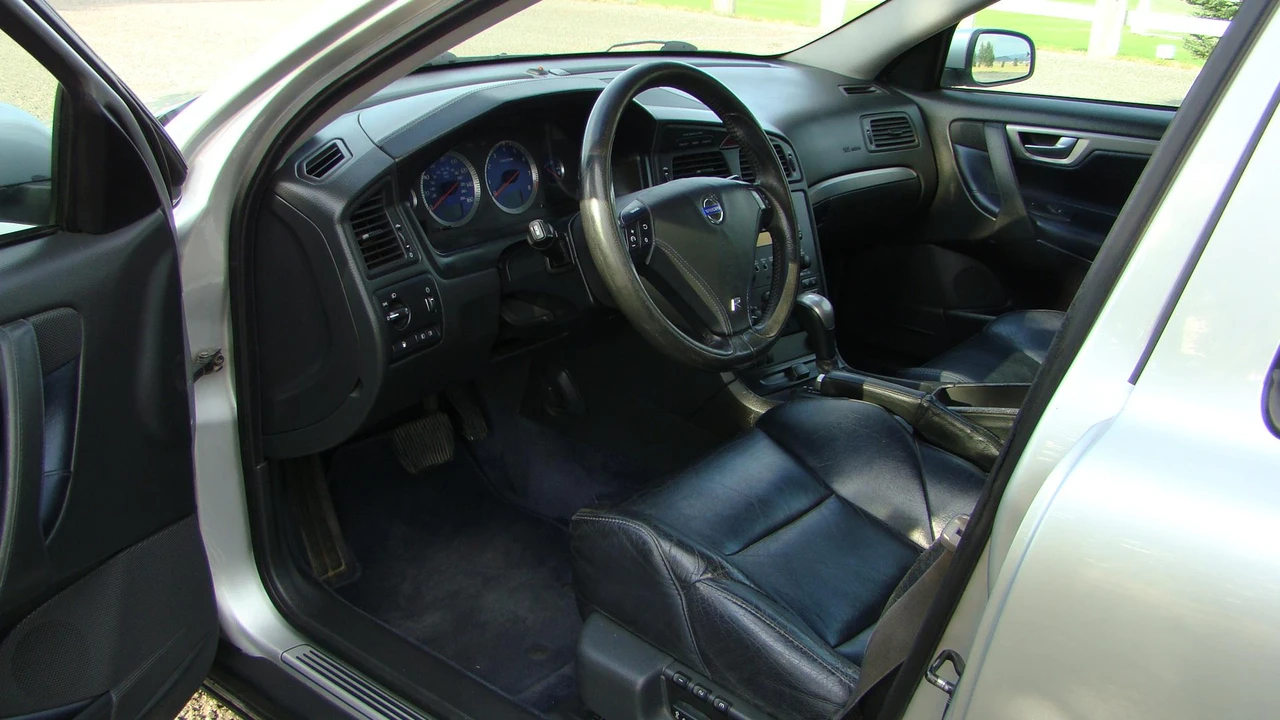 2004 Volvo V70 R 2nd Gen - Image 30 of 31