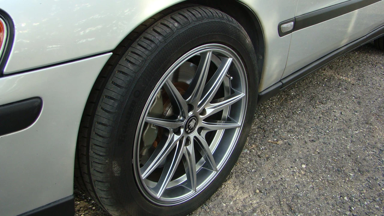 2004 Volvo V70 R 2nd Gen - Image 24 of 31