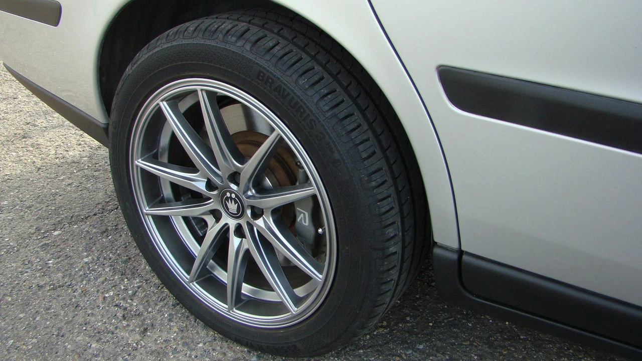 2004 Volvo V70 R 2nd Gen - Image 21 of 31