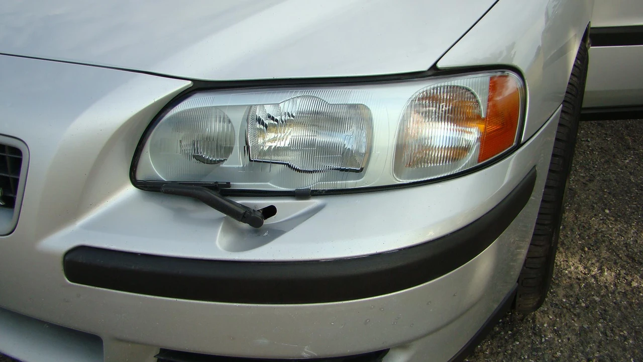 2004 Volvo V70 R 2nd Gen - Image 13 of 31
