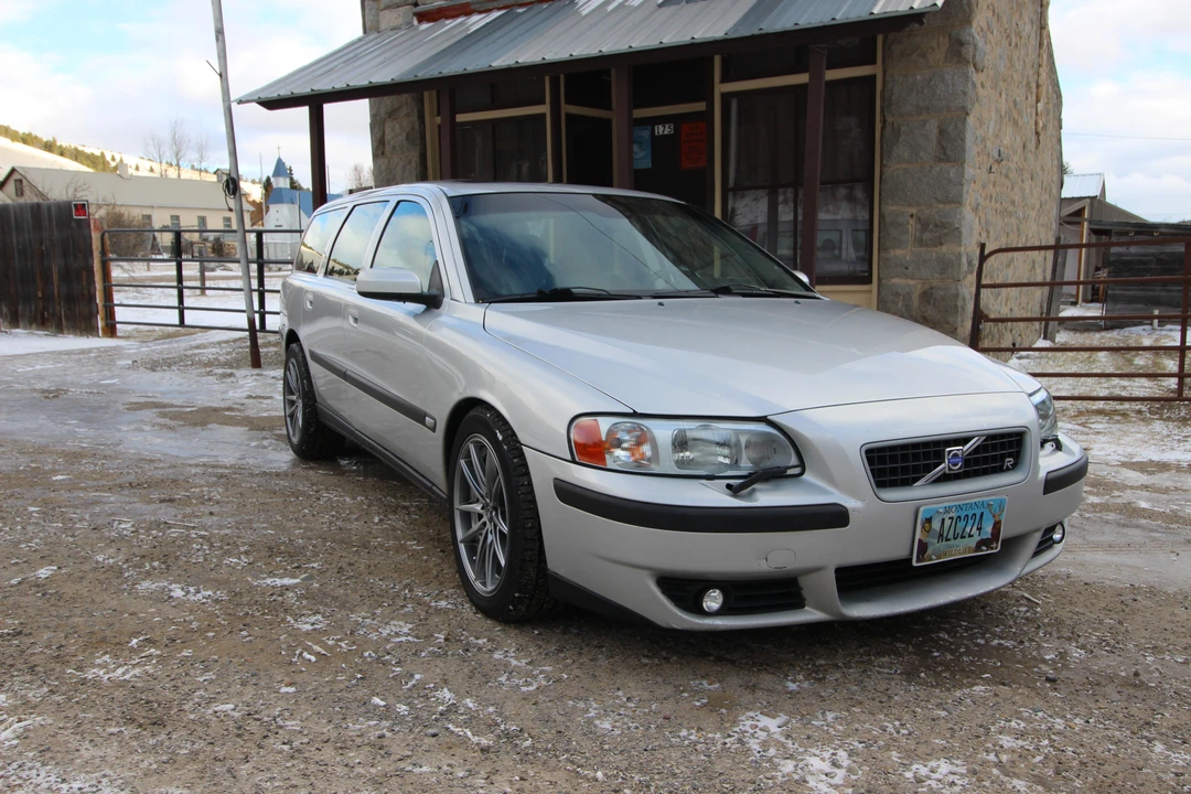 2004 Volvo V70 R 2nd Gen - Image 2 of 31