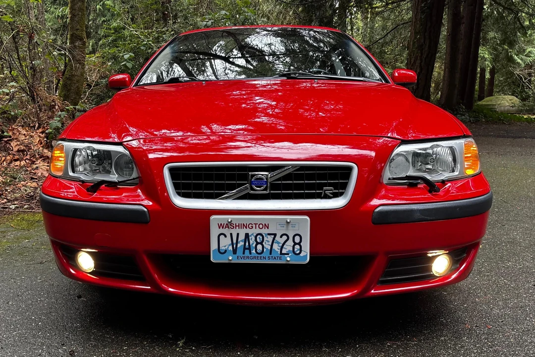 2004 Volvo V70 R 2nd Gen - Image 2 of 31