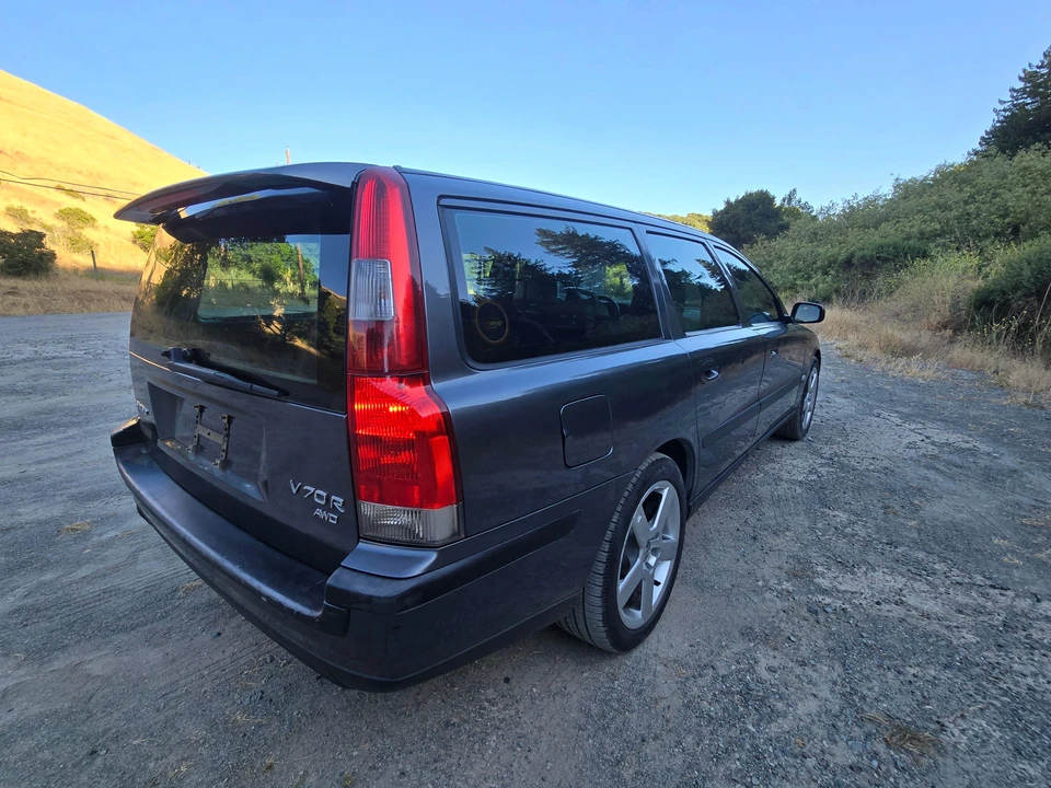 2004 Volvo V70 R 2nd Gen - Image 13 of 31