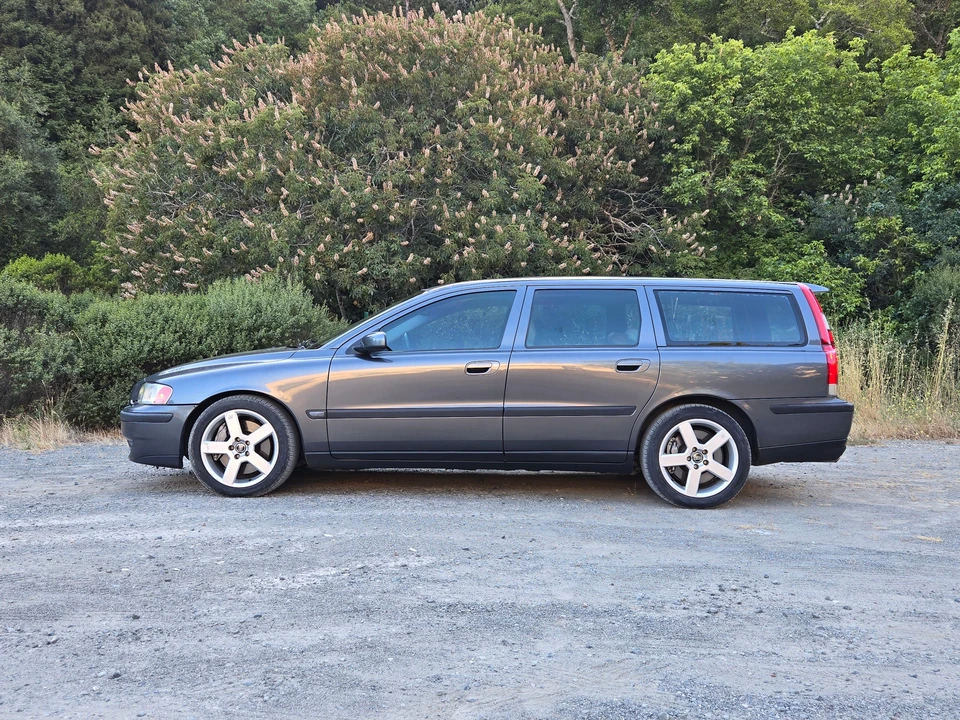 2004 Volvo V70 R 2nd Gen - Image 9 of 31