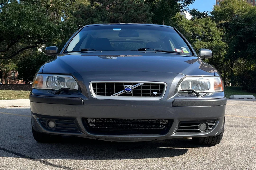 2004 Volvo V70 R 2nd Gen - Image 2 of 31