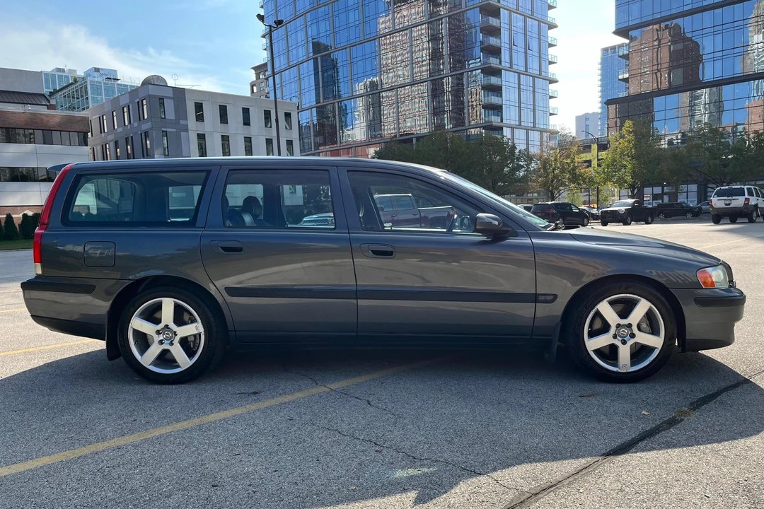 2004 Volvo V70 R 2nd Gen - Image 3 of 31