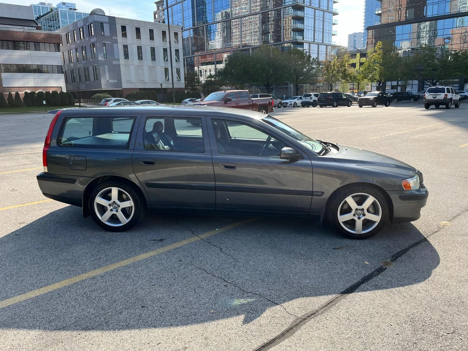 2004 Volvo V70 R 2nd Gen - Image 15 of 31