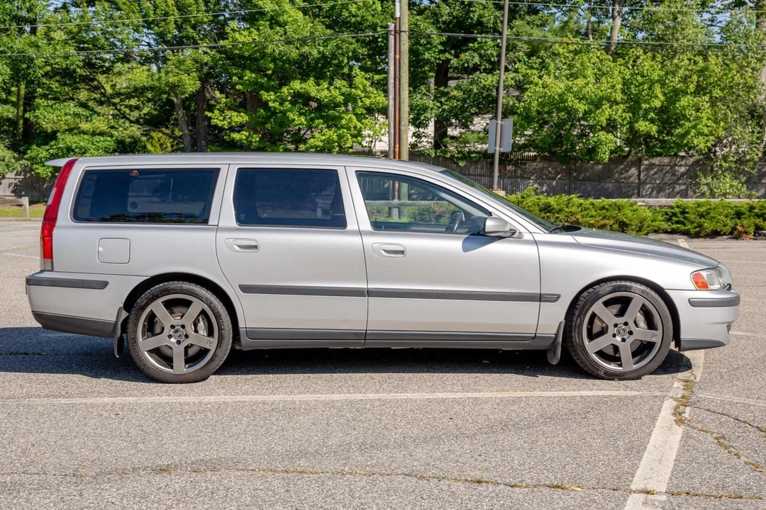 2004 Volvo V70 R 2nd Gen - Image 3 of 31