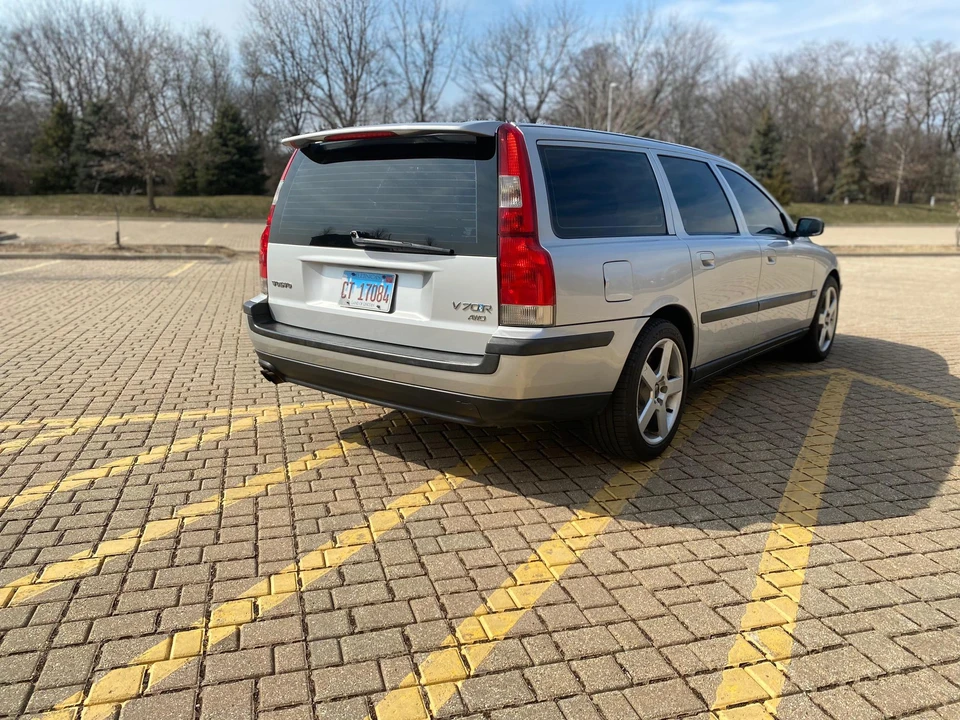 2004 Volvo V70 R 2nd Gen - Image 16 of 31