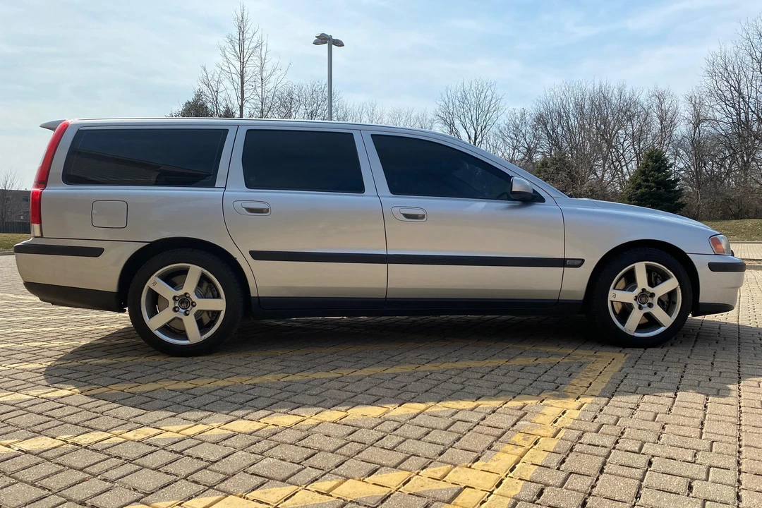 2004 Volvo V70 R 2nd Gen - Image 3 of 31