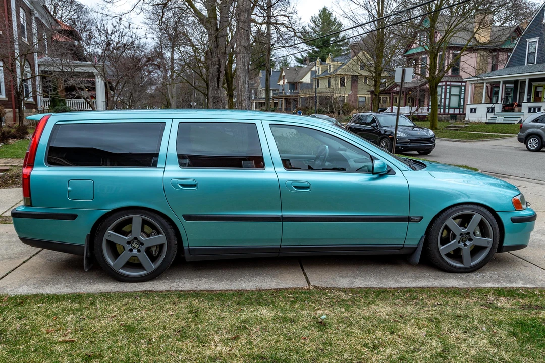 2004 Volvo V70 R 2nd Gen - Image 3 of 31