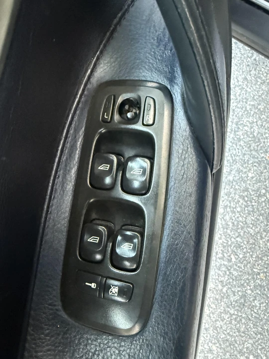 2004 Volvo V70 R 2nd Gen - Image 23 of 31