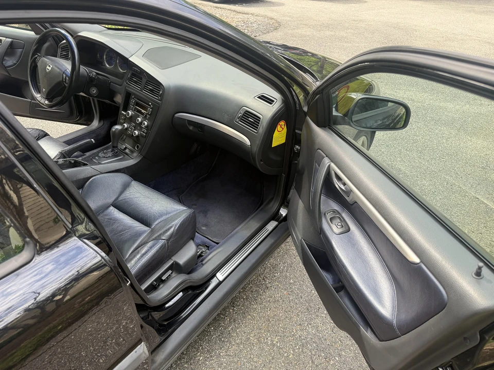 2004 Volvo V70 R 2nd Gen - Image 26 of 31