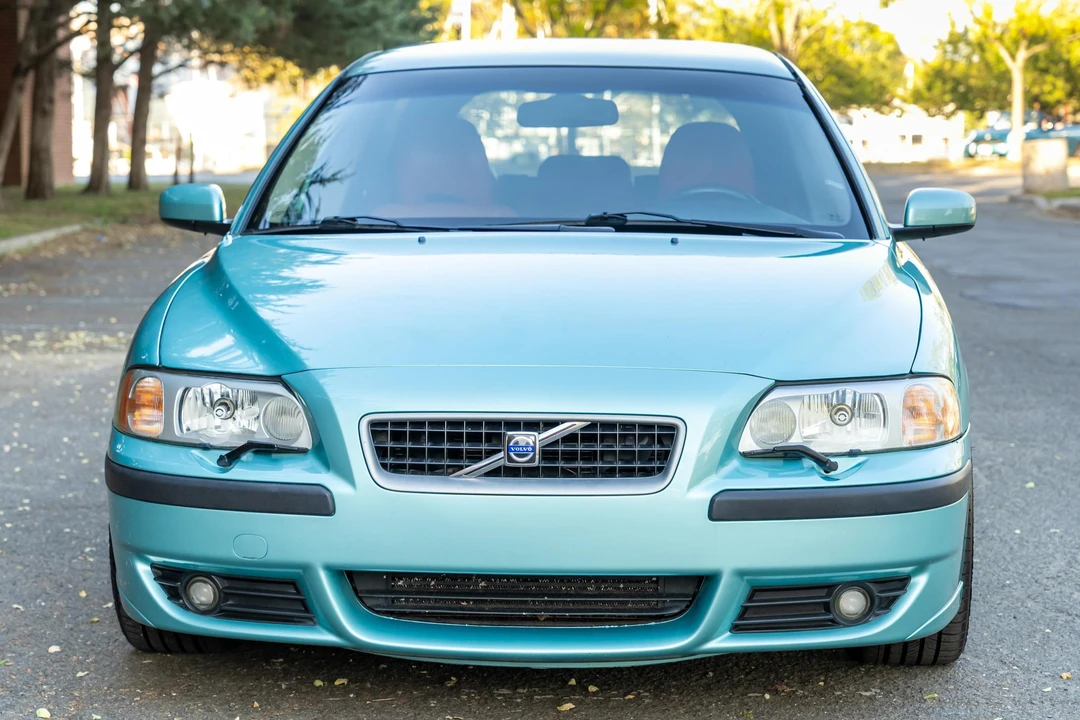 2004 Volvo V70 R 2nd Gen - Image 2 of 31