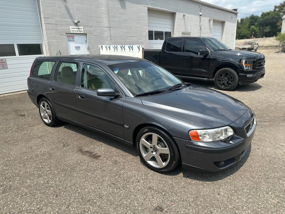 2004 Volvo V70 R 2nd Gen - Image 14 of 31
