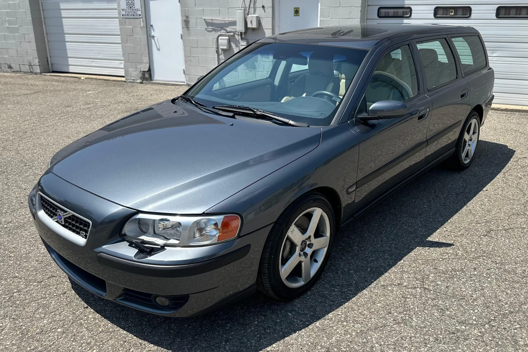 2004 Volvo V70 R 2nd Gen - Image 2 of 31