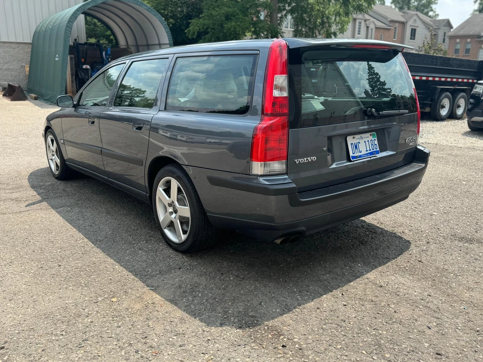 2004 Volvo V70 R 2nd Gen - Image 10 of 31