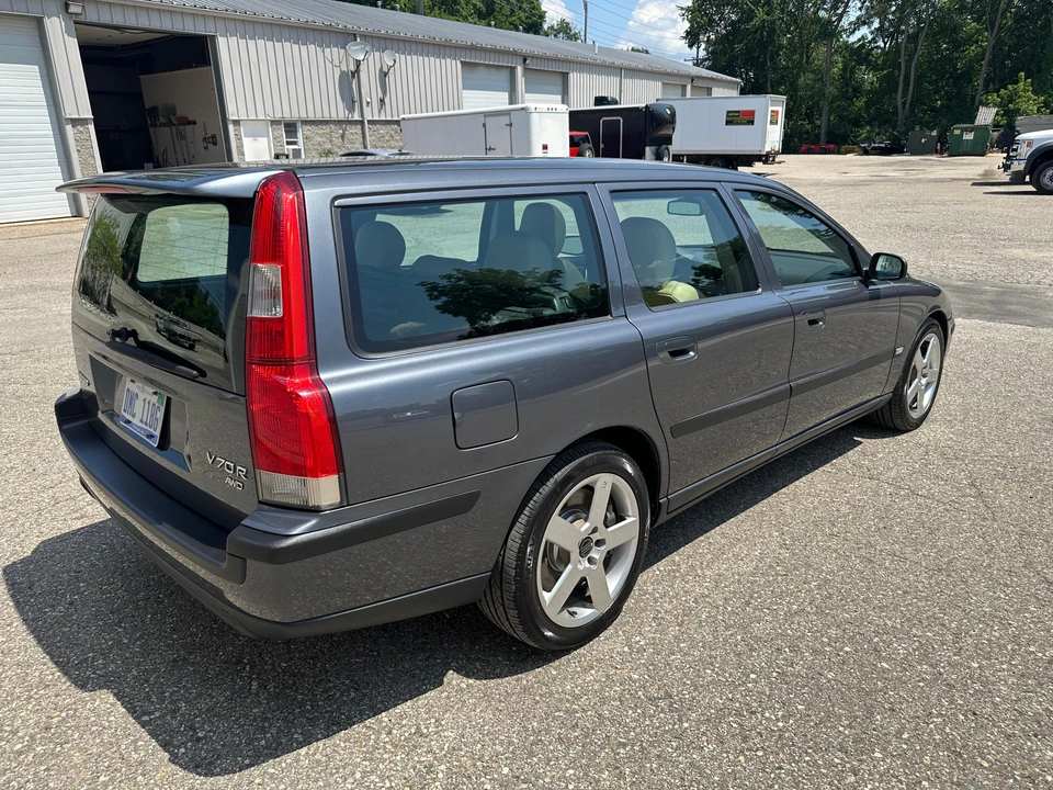 2004 Volvo V70 R 2nd Gen - Image 11 of 31