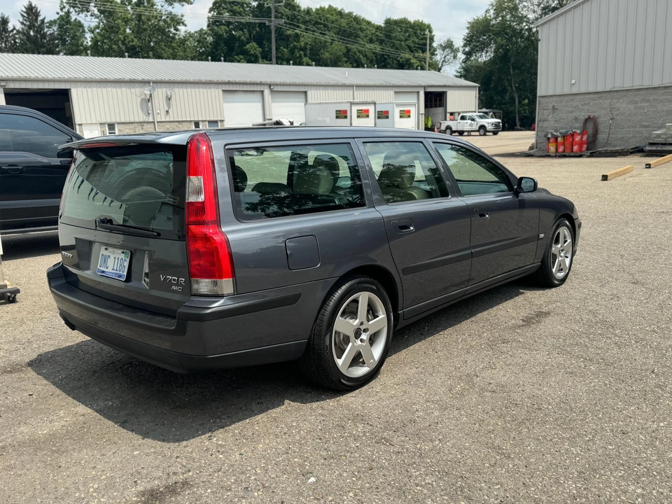 2004 Volvo V70 R 2nd Gen - Image 12 of 31