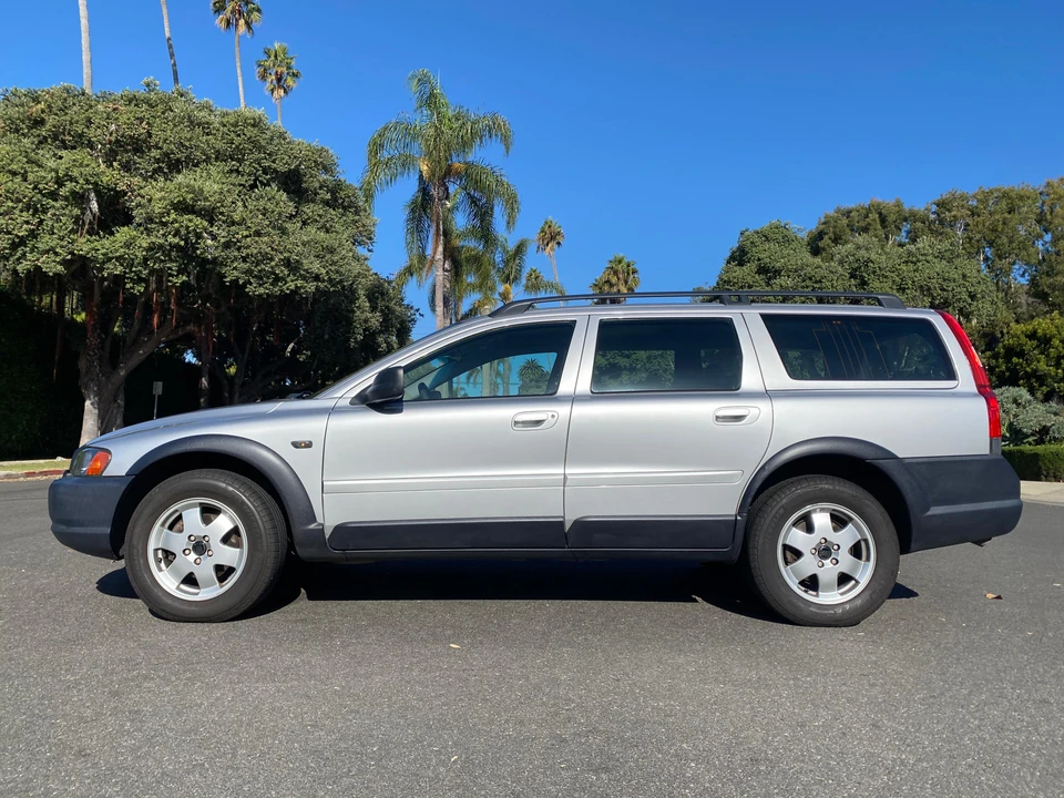 2004 Volvo V70 XC/XC70 2nd Gen - Image 6 of 31
