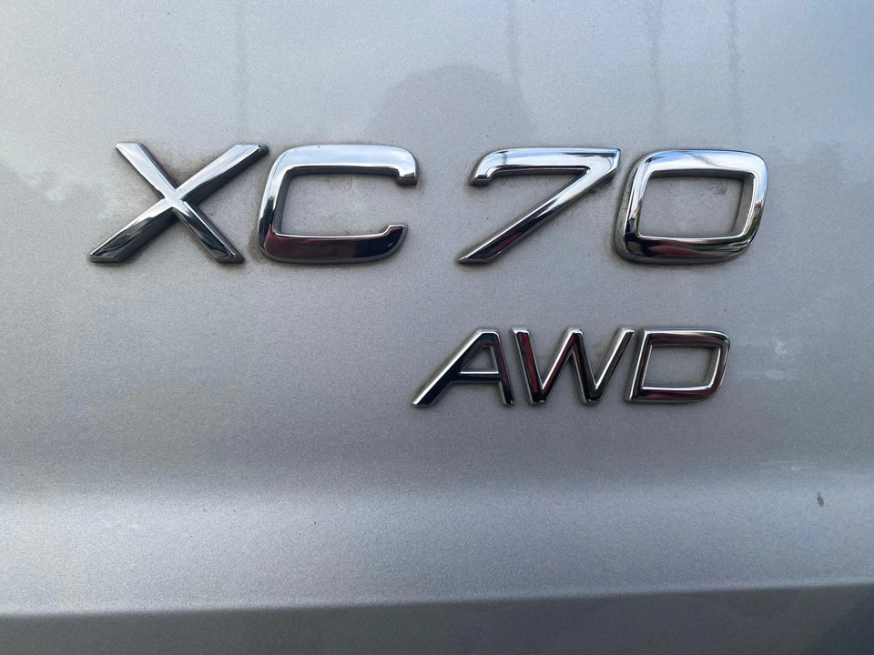 2004 Volvo V70 XC/XC70 2nd Gen - Image 14 of 31