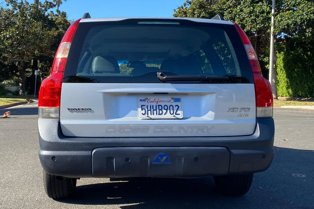 2004 Volvo V70 XC/XC70 2nd Gen - Image 5 of 31