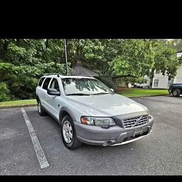 2004 Volvo XC70 2.5T Wagon 4D