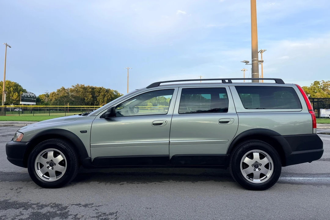 2004 Volvo V70 XC/XC70 2nd Gen - Image 3 of 31