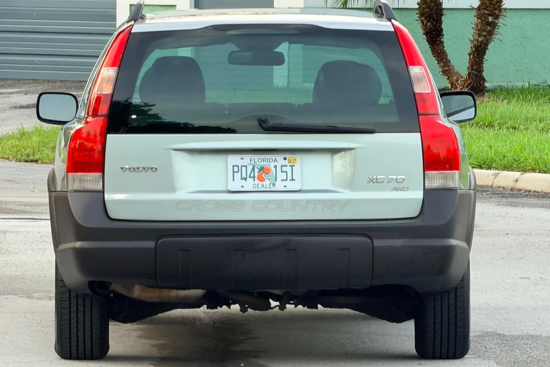 2004 Volvo V70 XC/XC70 2nd Gen - Image 5 of 31