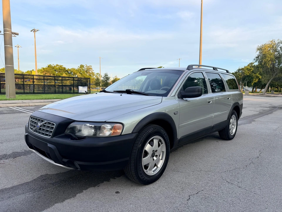 2004 Volvo V70 XC/XC70 2nd Gen - Image 9 of 31