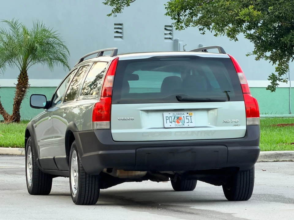 2004 Volvo V70 XC/XC70 2nd Gen - Image 17 of 31