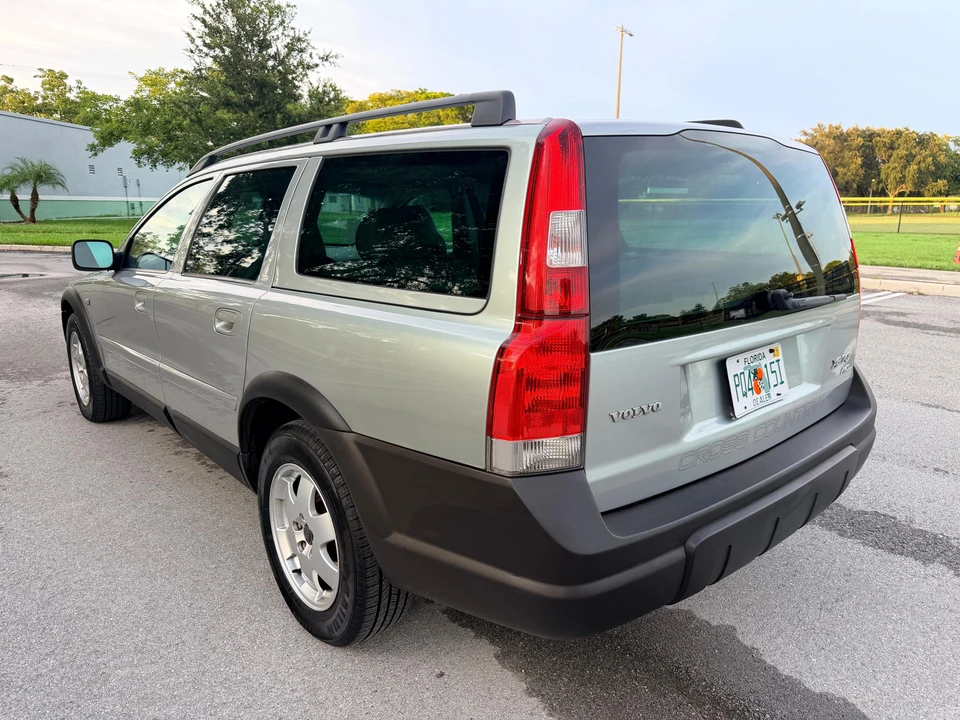 2004 Volvo V70 XC/XC70 2nd Gen - Image 16 of 31