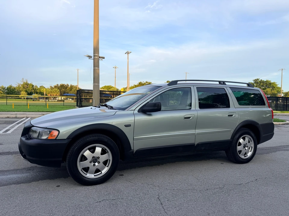 2004 Volvo V70 XC/XC70 2nd Gen - Image 12 of 31