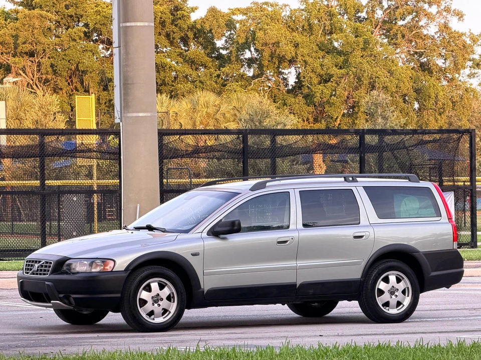 2004 Volvo V70 XC/XC70 2nd Gen - Image 11 of 31