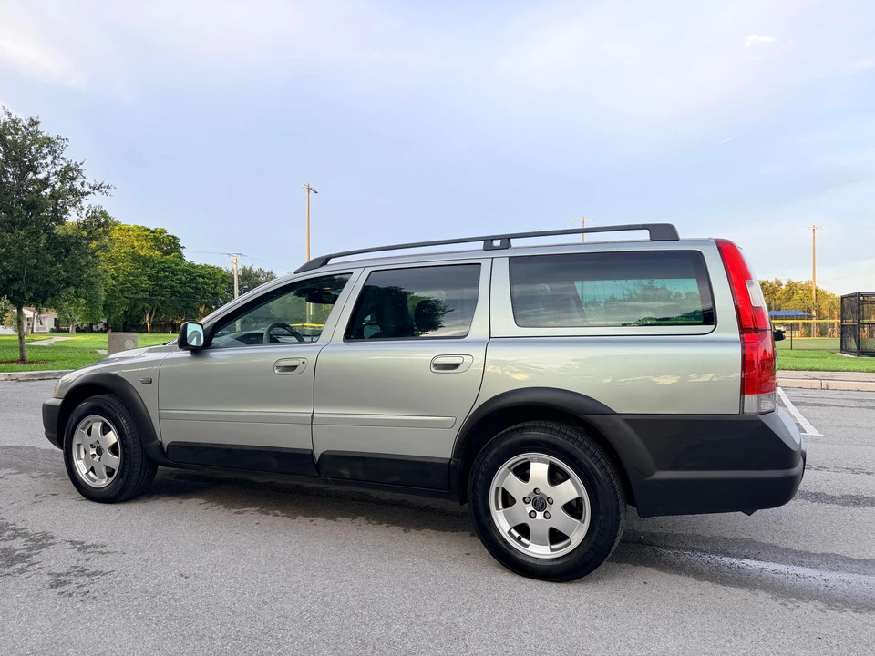 2004 Volvo V70 XC/XC70 2nd Gen - Image 13 of 31