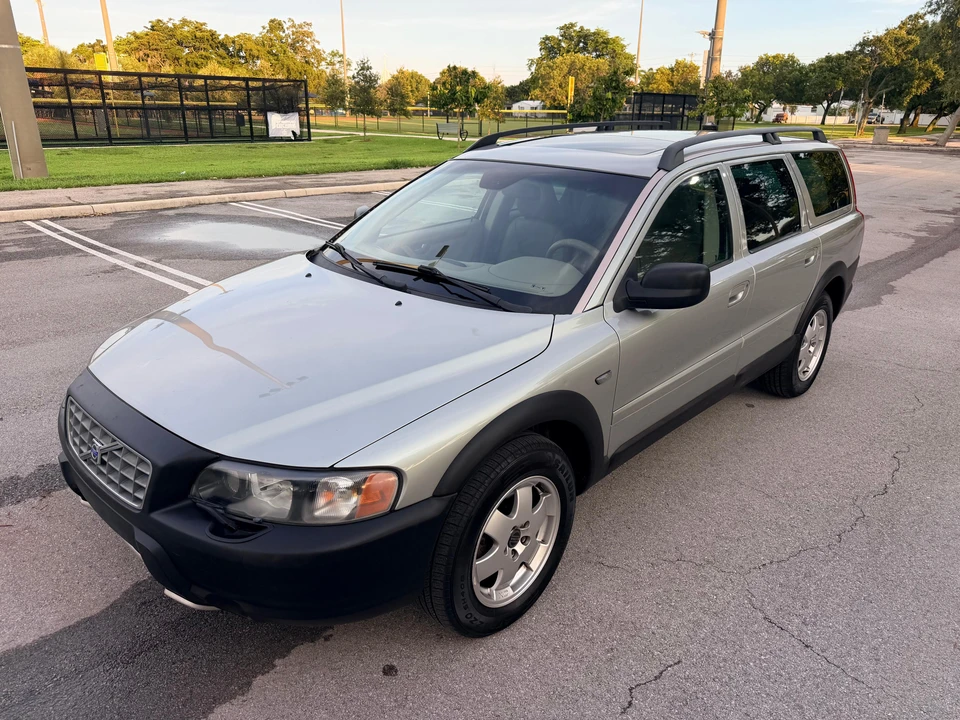 2004 Volvo V70 XC/XC70 2nd Gen - Image 8 of 31