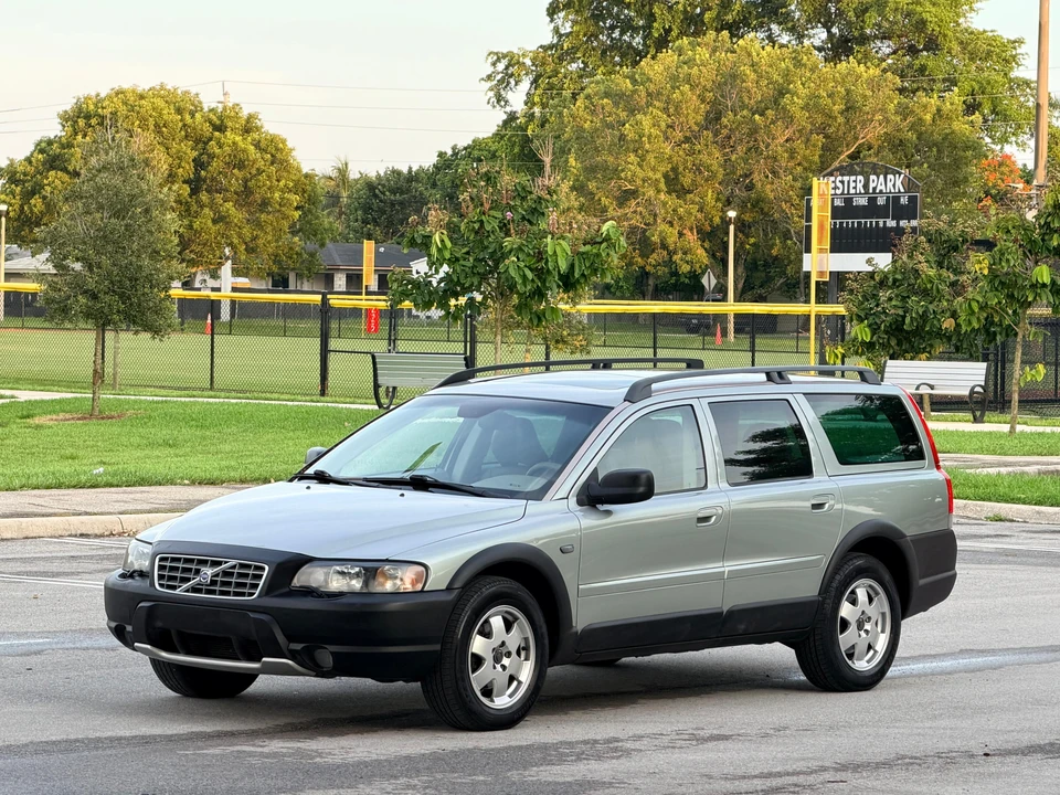 2004 Volvo V70 XC/XC70 2nd Gen - Image 10 of 31