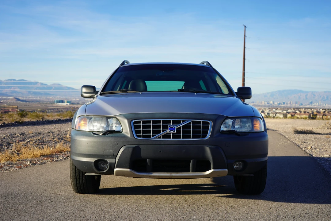 2004 Volvo V70 XC/XC70 2nd Gen - Image 6 of 31