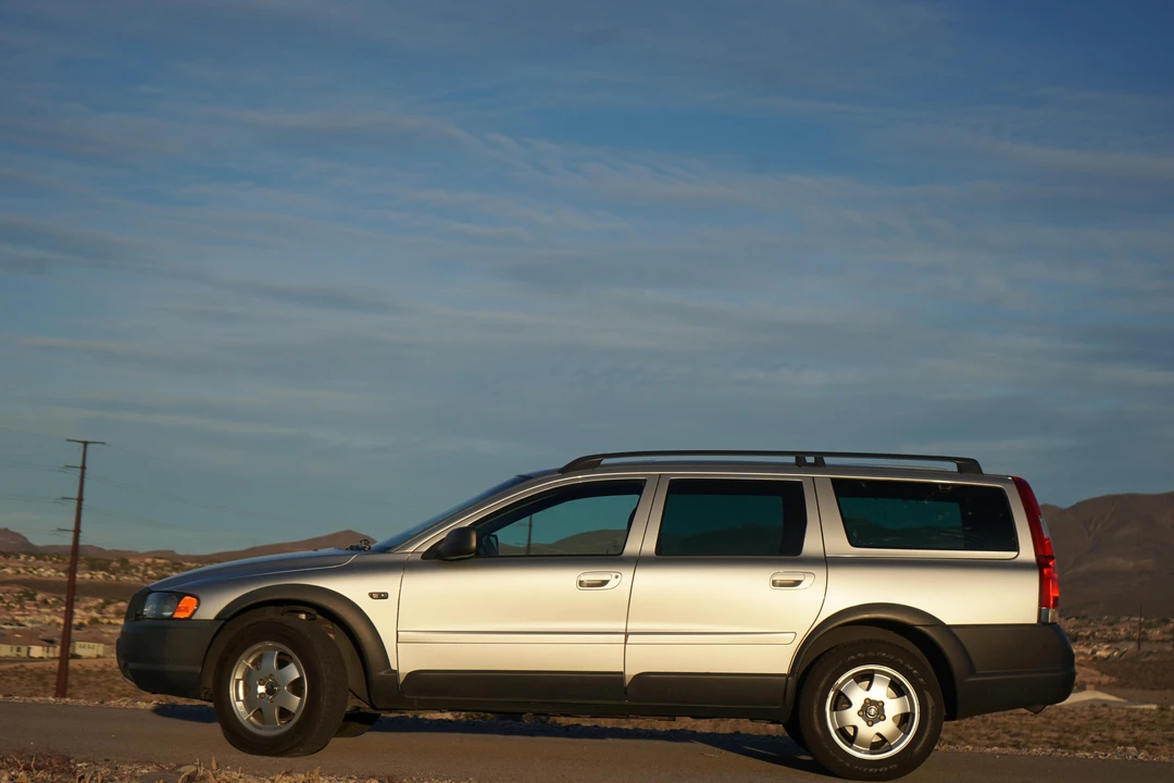 2004 Volvo V70 XC/XC70 2nd Gen - Image 12 of 31