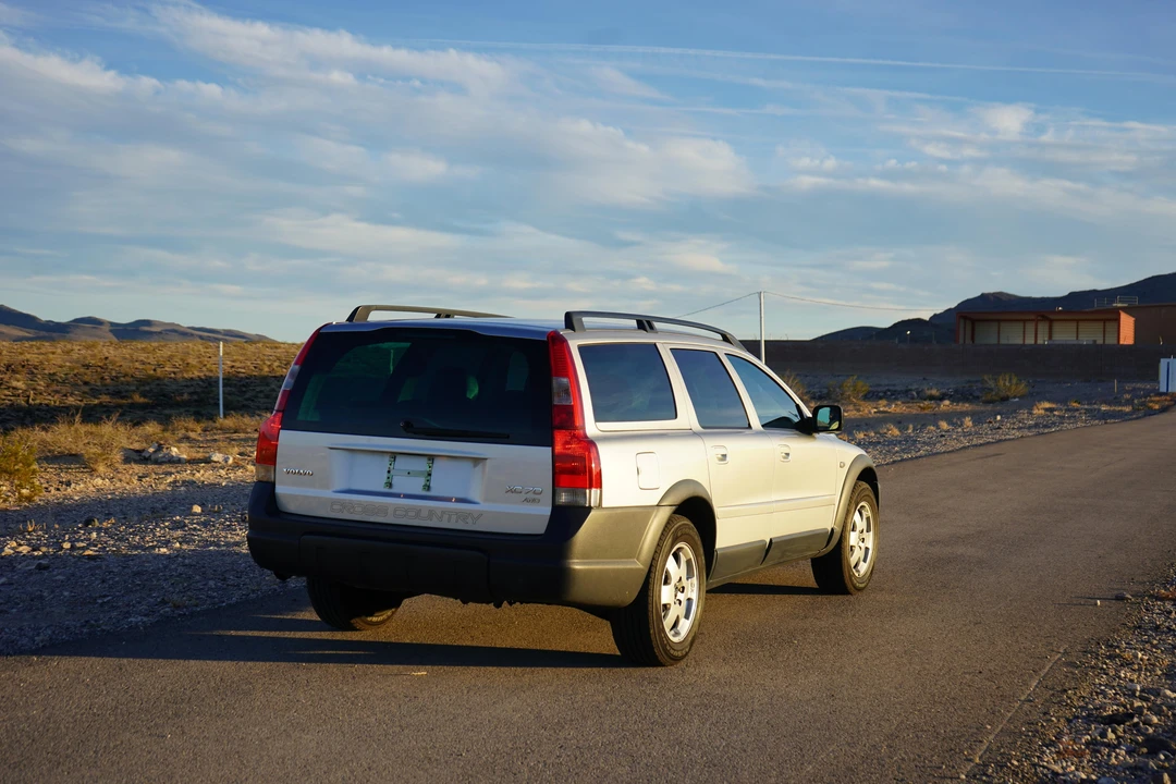 2004 Volvo V70 XC/XC70 2nd Gen - Image 15 of 31