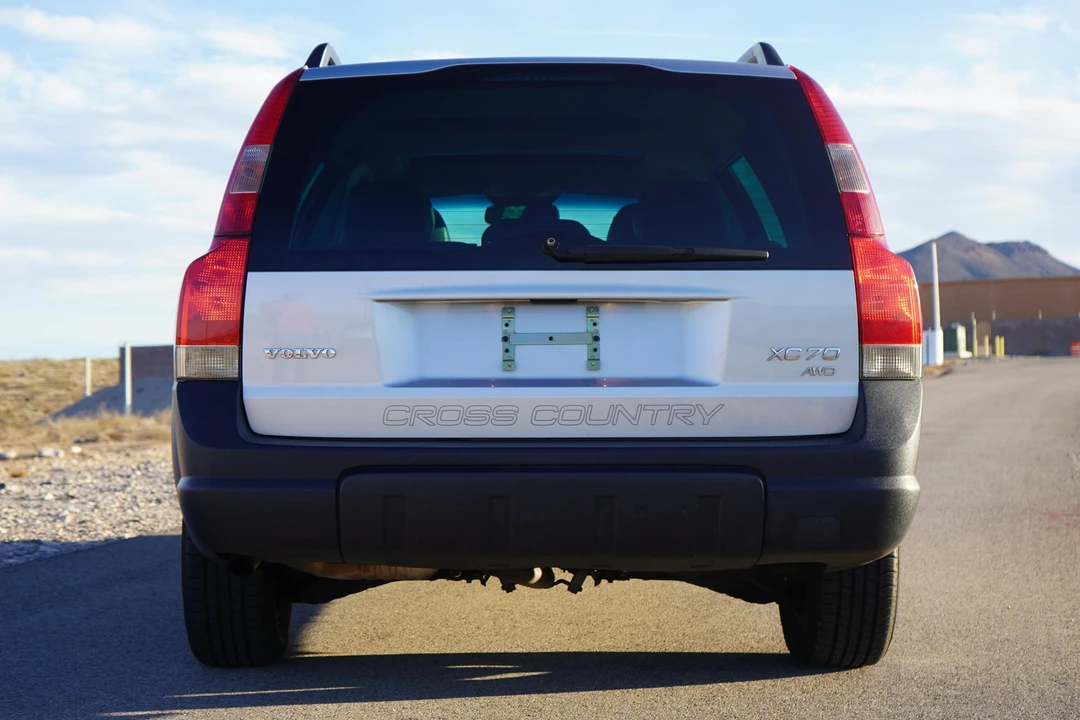 2004 Volvo V70 XC/XC70 2nd Gen - Image 5 of 31